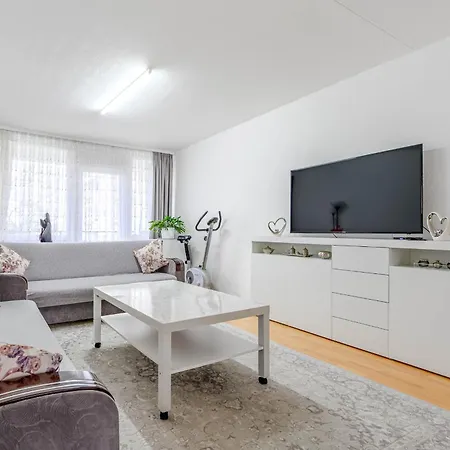 4 In Laatzen Near Messe 아파트 하노버